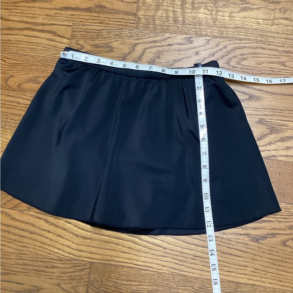 Ruby Ribbon shapewear skort/swim skirt. Medium - Picture 6 of 8